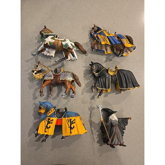 Vintage 2004 6 Piece Set Jousting Knights Horses Wizard Action Figures Schleich - Picture 1 of 10